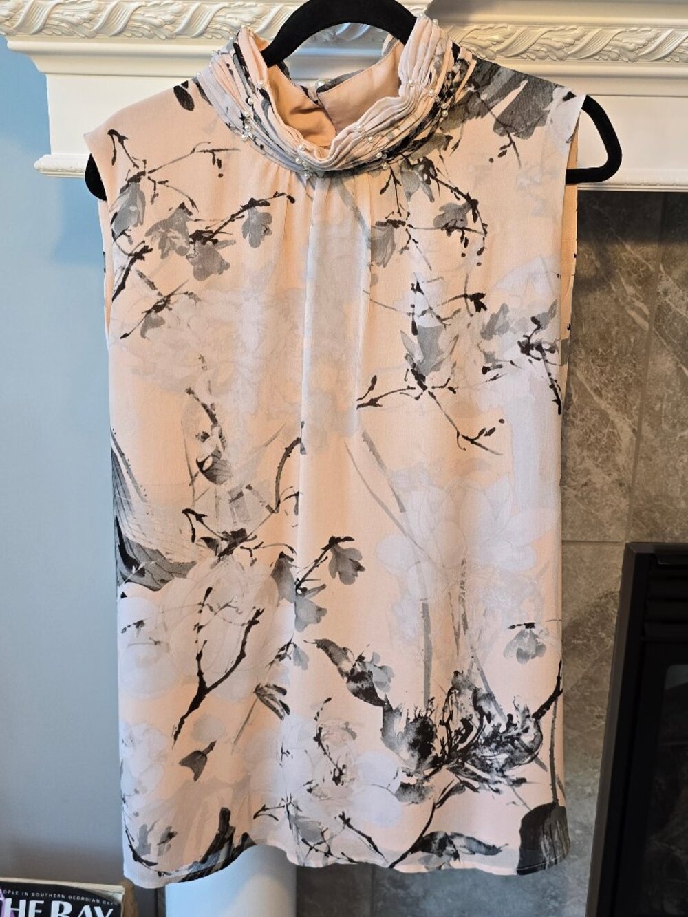Karl Lagerfeld Paris Sleeveless Floral Cowl Neck Blouse size